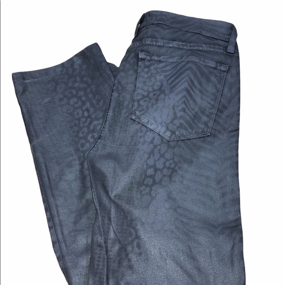 NYDJ size 6 black reptile print skinny jeans - Picture 3 of 10